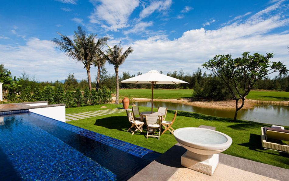 Cho thuê biệt thự Sandy Villa – Hướng Đông Nam, sát biển, nghỉ dưỡng lý tưởng